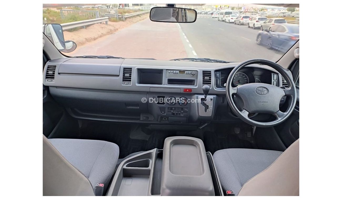 تويوتا هاياس TRH228-0001018 ||  TOYOTA HIACE (VAN)	2005	WHITE	CC2700	PETROL	RHD	AUTO	|| EXPORT ONTY