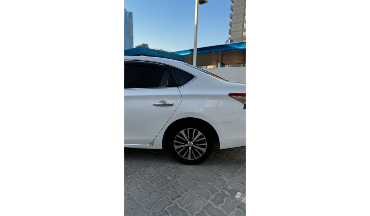 Nissan Sentra S GCC 1.6