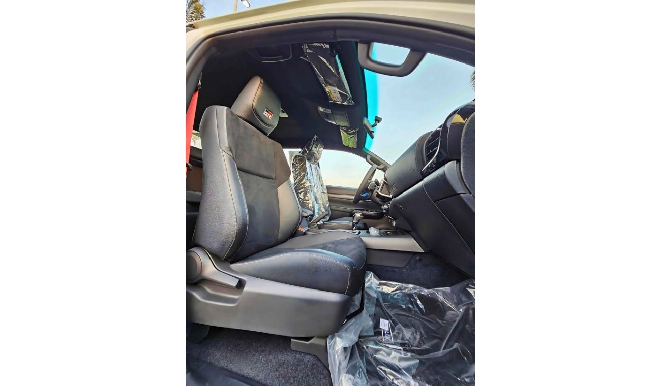 Toyota Hilux GR SPORT / 4.0L V6 / DRIVER POWER SEAT WITH ROLL BAR / "4" CAMERAS (CODE # HPGRV6AF)