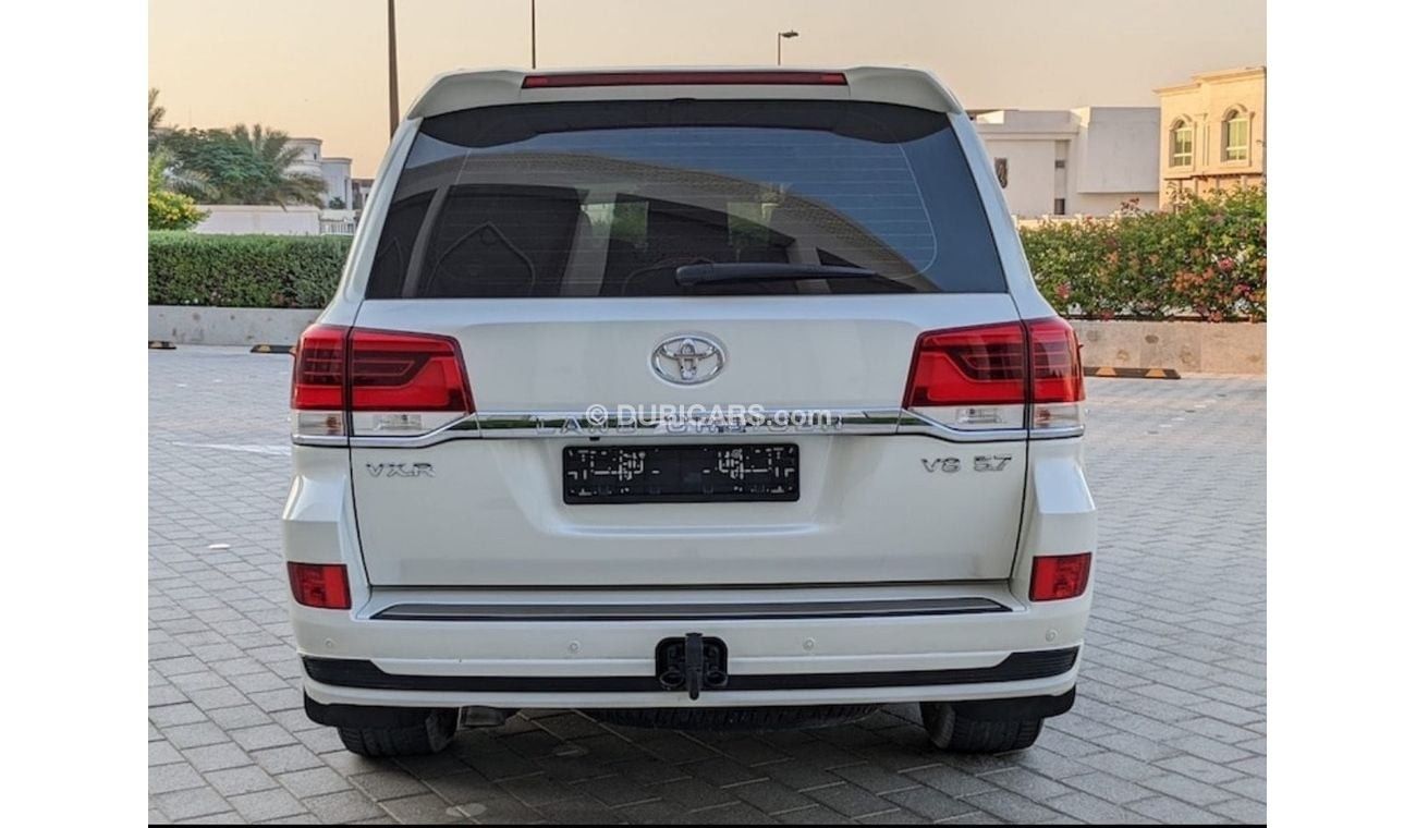 تويوتا لاند كروزر Toyota RAV4 2015 Full Option sunroof electric seats in excellent condition