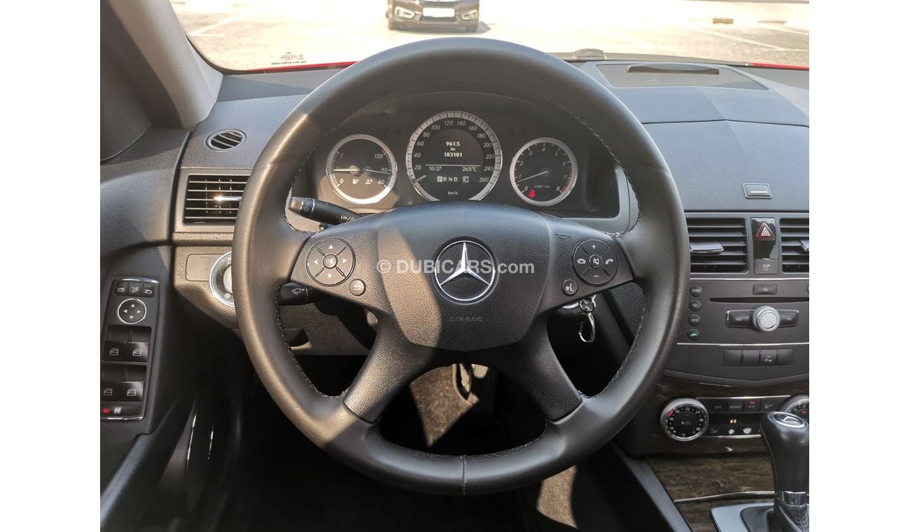 مرسيدس بنز C200 Mercedes C200 Elegance Station Wagon V4 2.0L GCC 2009 Model In Perfect Condition