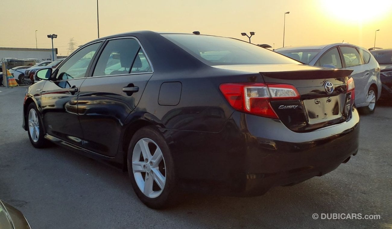 Toyota Camry SE Fresh Import Hybrid