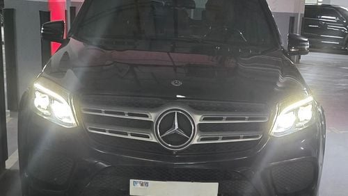 Mercedes-Benz GLS 500 V8 Full option the top trim of the class