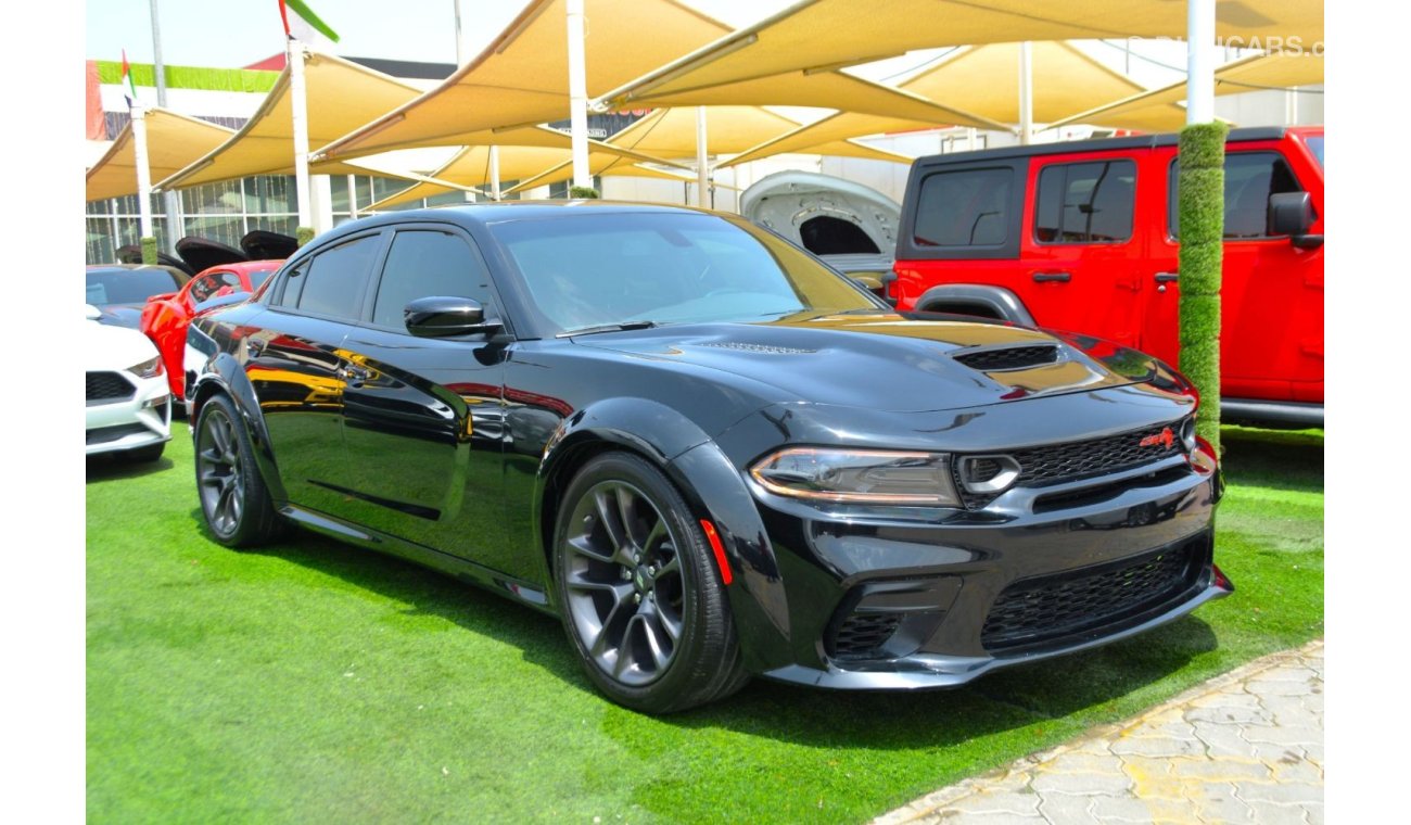 Dodge Charger SRT 392 SRT -SCAT BACK-6.4L--FULL OPTION-SUN ROOF -RADAR -AIR BAGS/