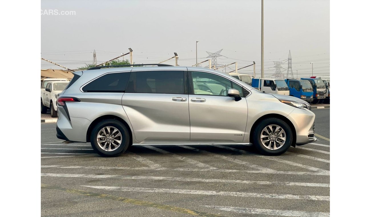 تويوتا سيينا 2021 Toyota Sienna XLE Edition Full Option - Hybrid Fuel - 2.5L V4 - 7 Seater Family Van - 33,400 Mi