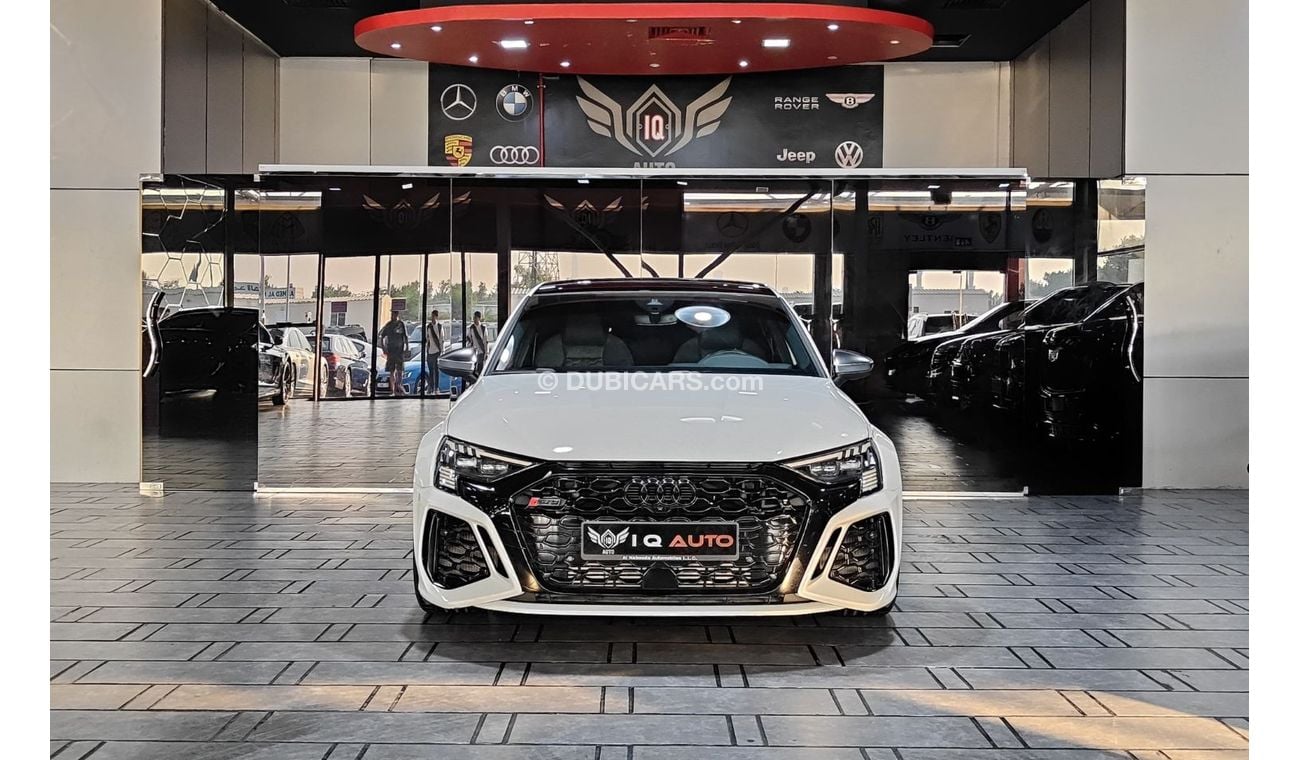 Audi RS3 TFSI quattro 2.5L Sedan AED 3,900 P.M | 2022 AUDI RS3 QUATTRO | AUDI WARRANTY AND SERVICE CONTRACT |