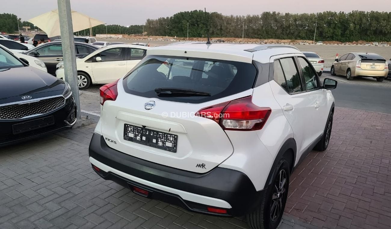 Nissan Kicks S 1.6L