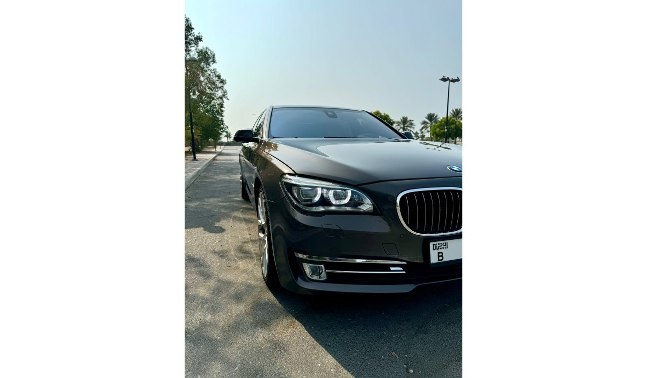 بي أم دبليو 750Li Individual 4.4L