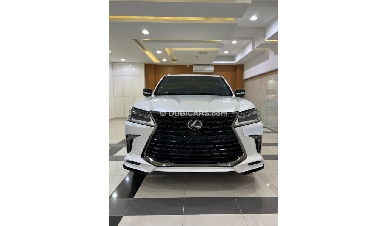 Lexus LX570 Black editionLEXUS570 S model 2021 under warranty GCC specifications only 46000km black edition