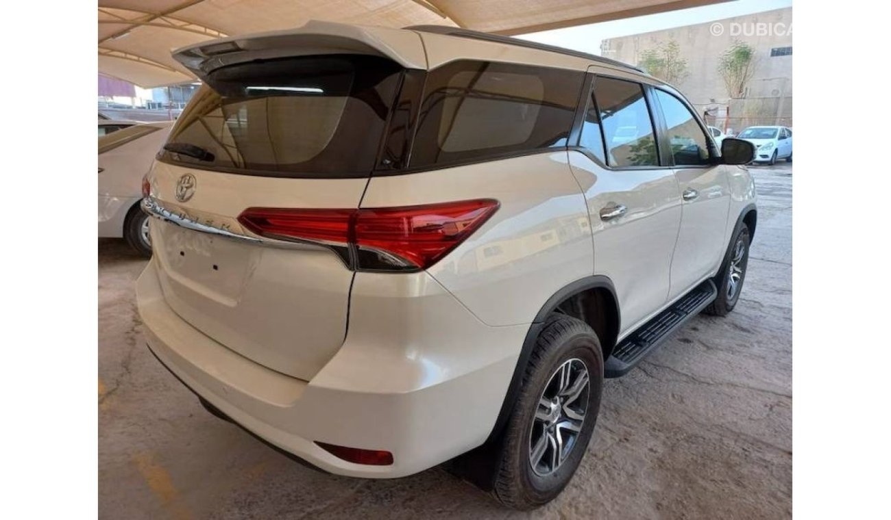 Toyota Fortuner TOYOTA FORTUNER 2.7EXR 2019 IN EXCELLENT CONDITION WITH ORGINAL SPARE KEYS