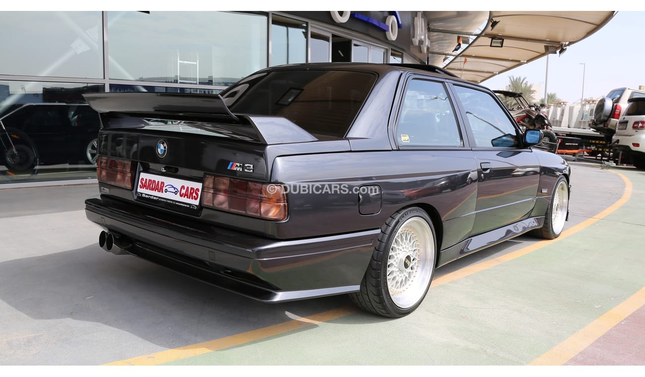 بي أم دبليو M3 E30