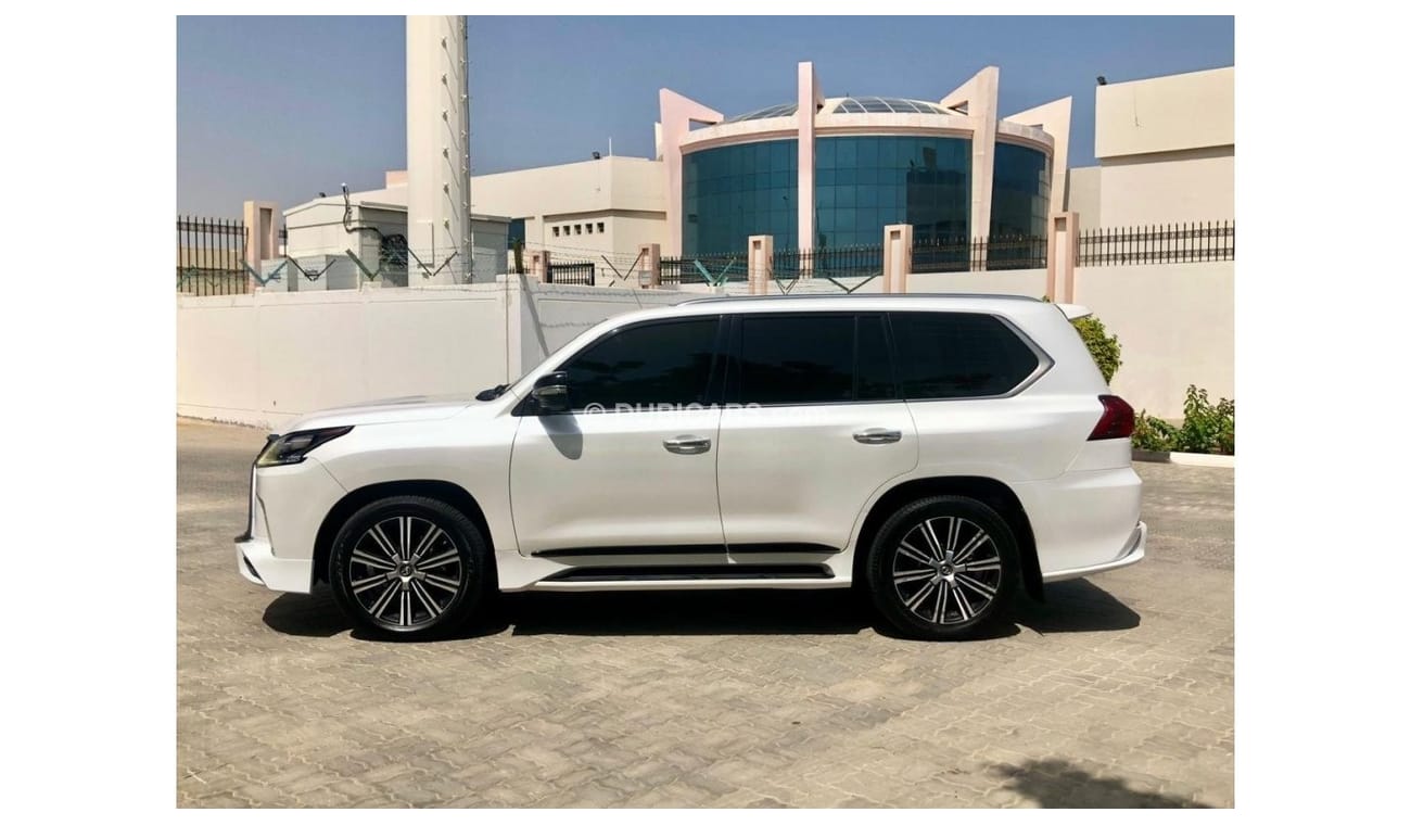 Lexus LX570 Signature Black Edition LX570 SIGNAITUR 2018 (صبغ وكاله بدون حوادث) ,Free accident ،٪؜ Original pain