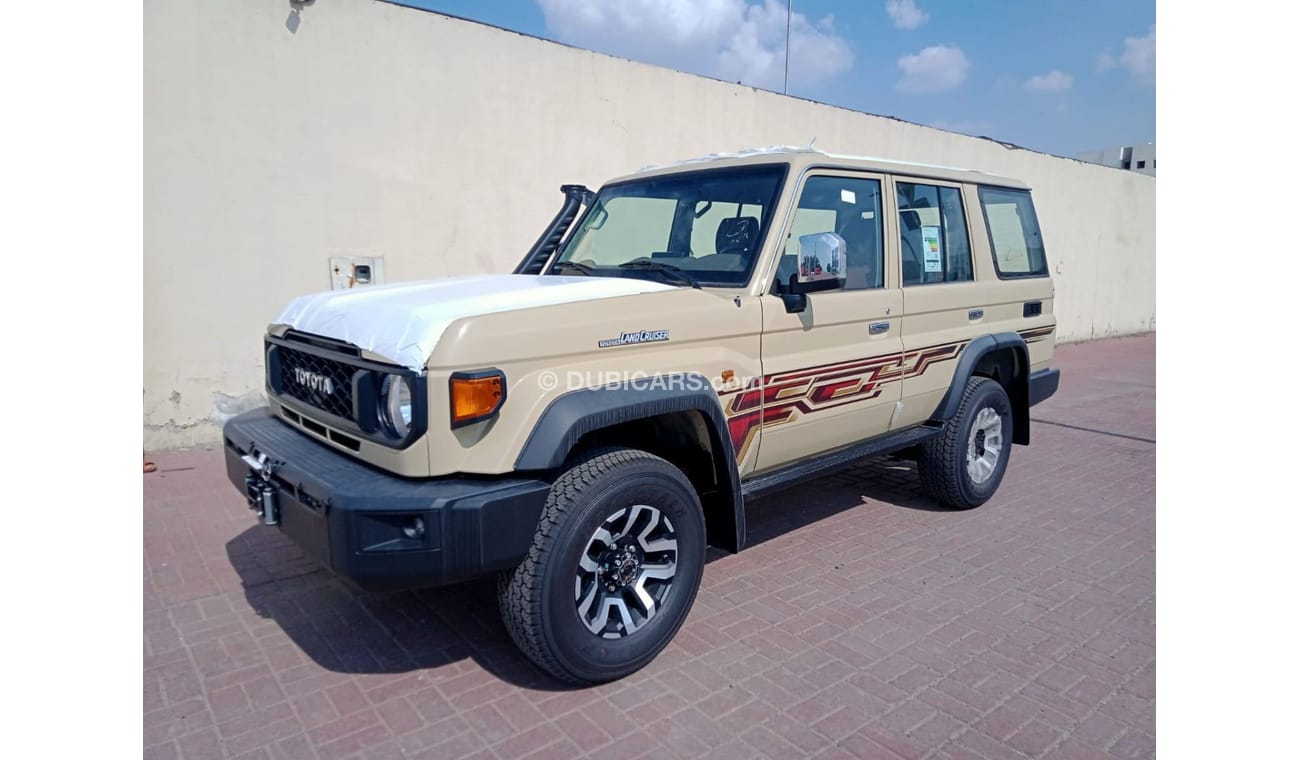 New Toyota Land Cruiser Hard Top LC76 Diesel 2.8L A/T 2024 2024 for ...