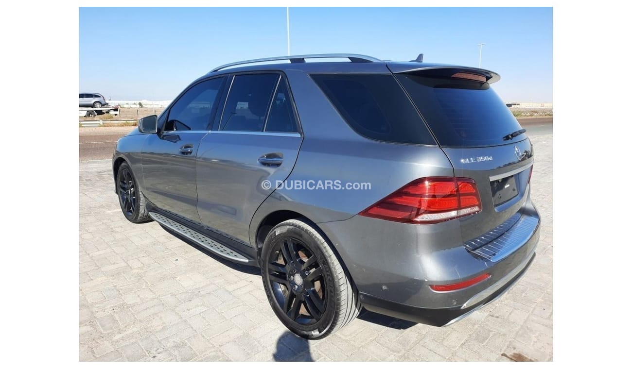 Mercedes-Benz GLE 350 Mercedes gle350d 2018 full option تتصدر للسعودية