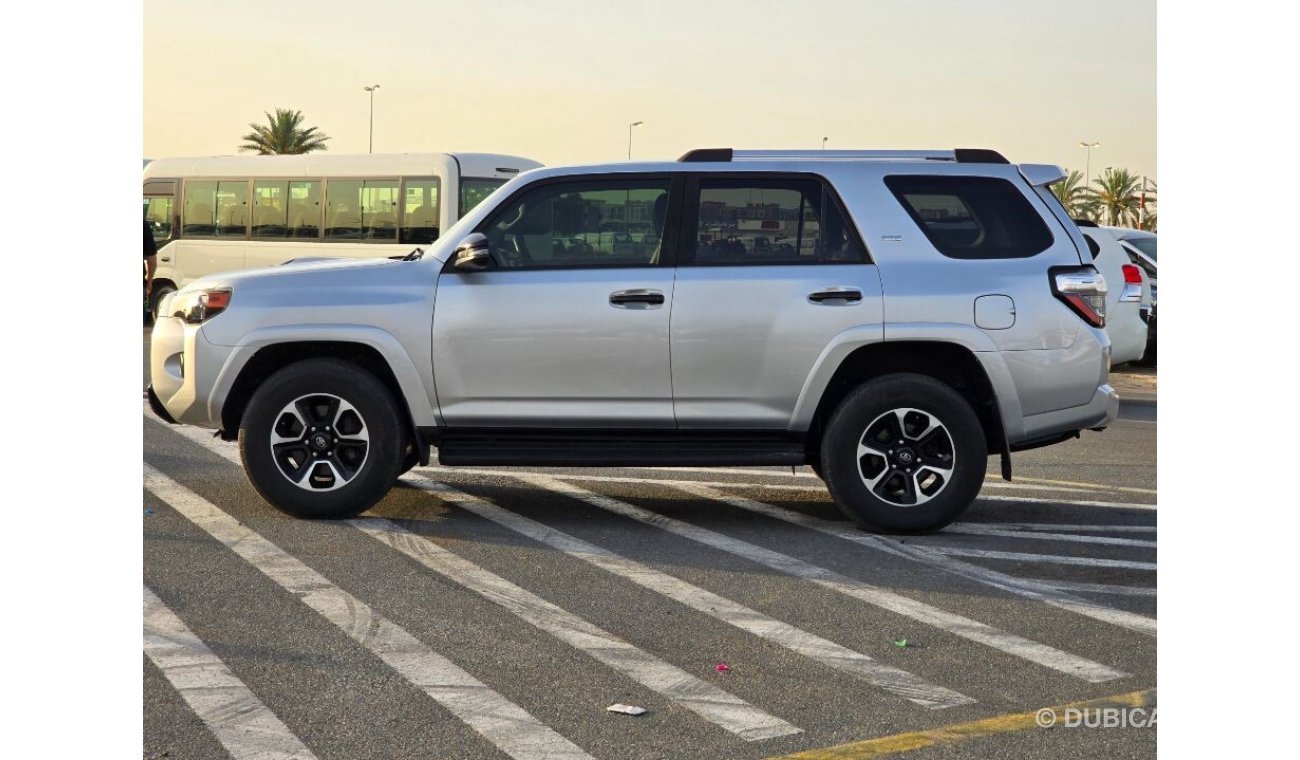 Toyota 4Runner 2020 model 4X4 , leather seats and Rear camera