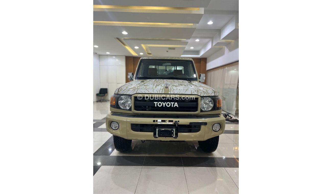 Toyota Land Cruiser Pick Up PICKUP DLX 4.0L