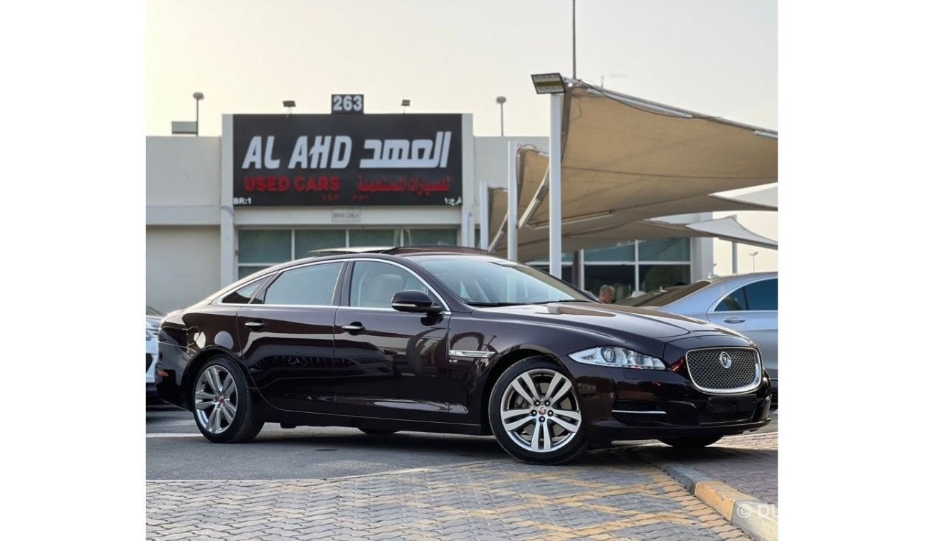 جاكوار XJ لاكجري