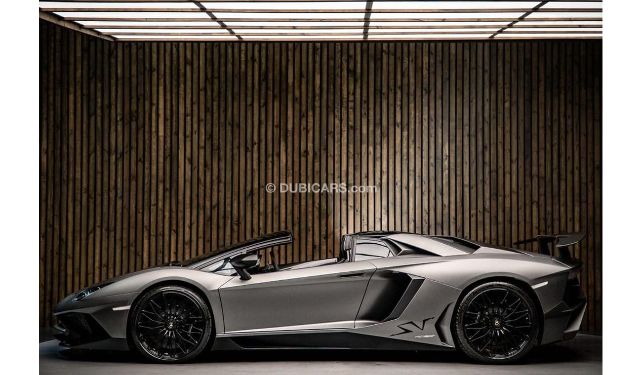 لامبورغيني أفينتادور 6.5 V12 LP 750-4 Superveloce Roadster RIGHT HAND DRIVE