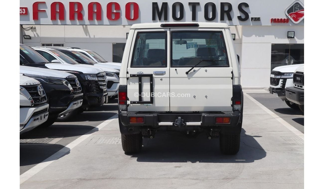 Toyota Land Cruiser 2024 LAND CRUISER GRJ 71 4.0 V6 PETROL - FULL OPTION M/T -**التصدير فقط خارج الخليج**EXPORT ONLY**