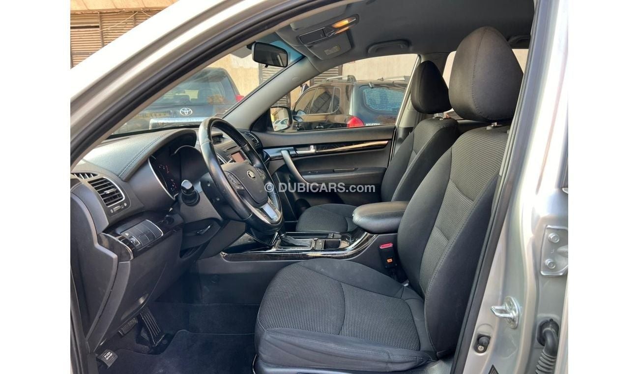 كيا سورينتو Base 2.4L AWD KIA SORENTO GCC 7 SEAT ORGINAL PAINT MODEL / 2014