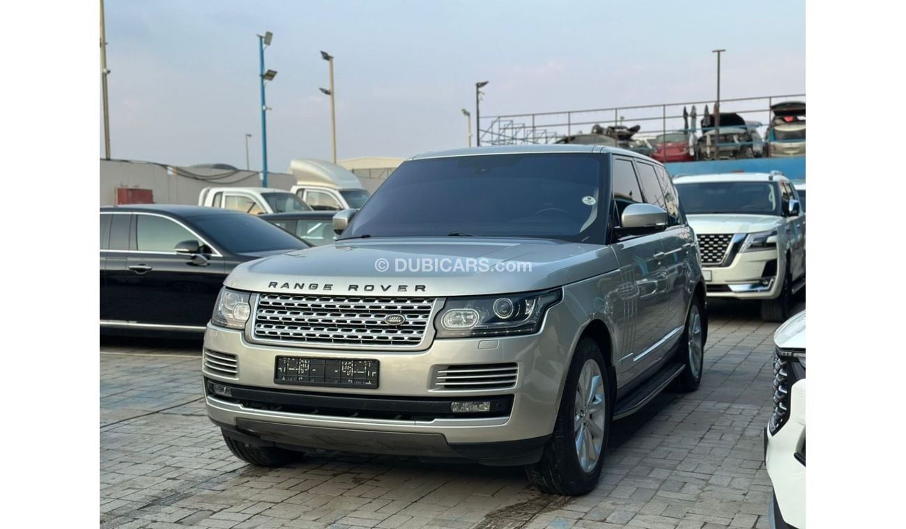 Land Rover Range Rover HSE 5.0L - 2014 - V8 - 375 HP - GCC Specs - One Owner - Perfect Condition - Full Service History