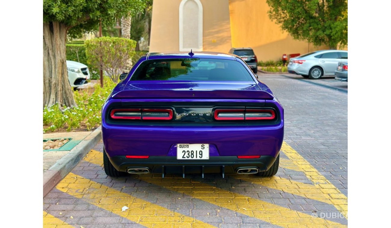 Dodge Challenger SXT Plus