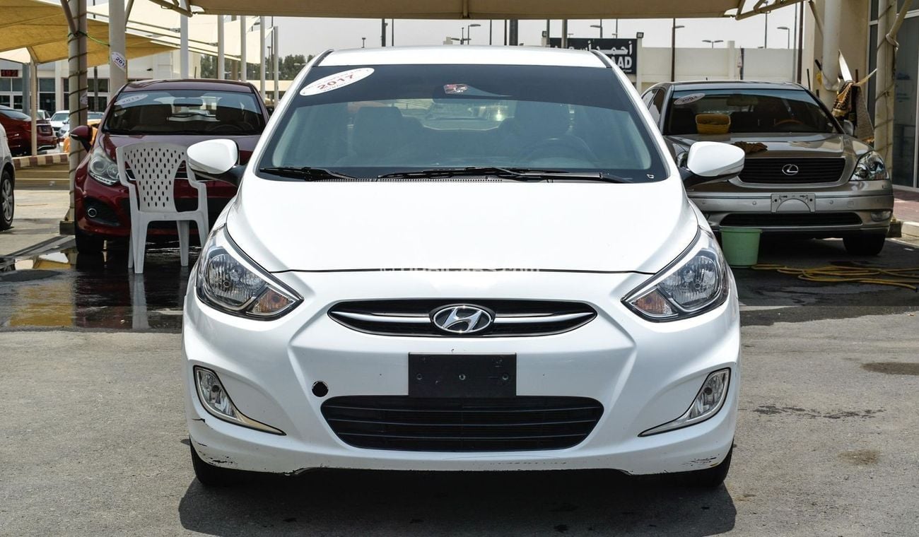 Hyundai Accent Hyundai Accent 2017 white, excellent condition, inside and outside, without any accident, no agency