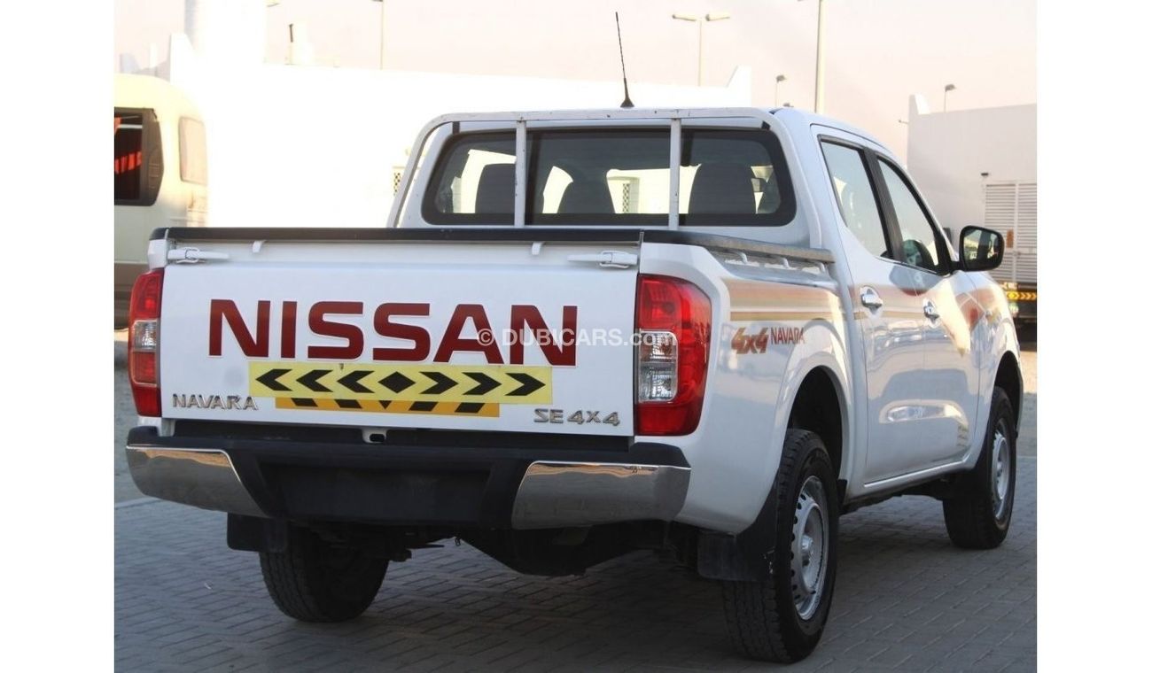 Nissan Navara Nissan Navara 2019 GCC 4 wheel drive 4x4 in excellent condition