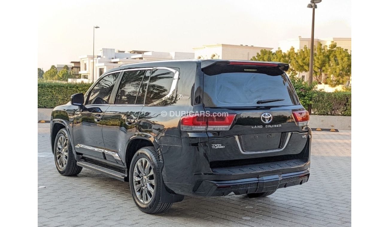 Toyota Land Cruiser 2015 TOYOTA LAND CRUISER FACELIFTED 2024 V6 GCC IN EXCELLENT CONDITION