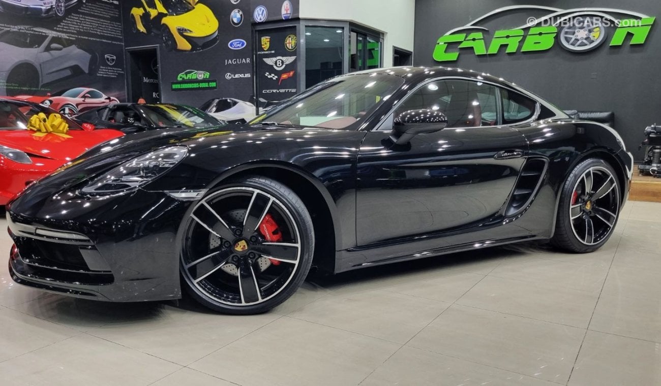 بورش كايمان 718 GTS 2.5L PORSCHE CAYMAN 718 GTS 2020 IN IMMACULATE CONDITION ONLY 27K KM STILL UNDER PORSCHE WARRANT