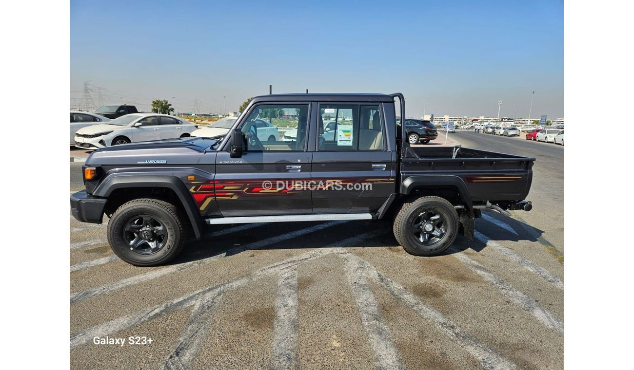 تويوتا لاند كروزر بيك آب 4.0L A/T Double Cabin