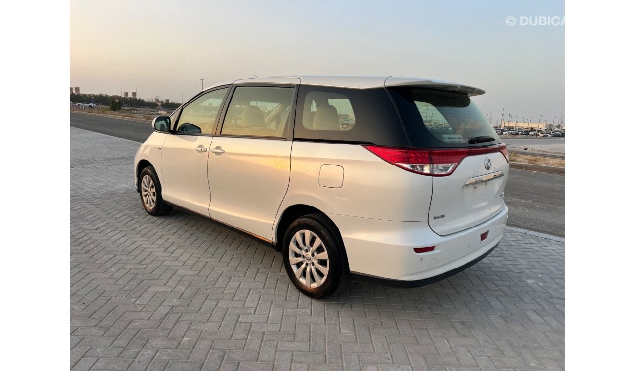 Toyota Previa SE