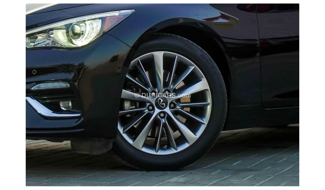 Infiniti Q50 Luxe V37