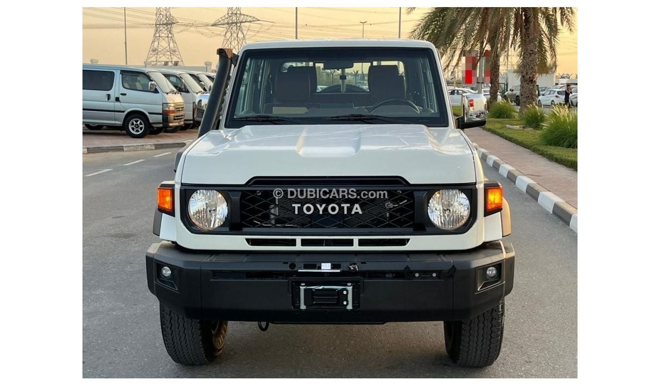 Toyota Land Cruiser Pick Up LC79 DC FULL A/T PICKUP