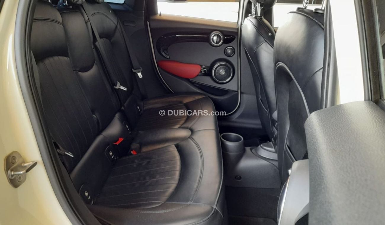 ميني كوبر إس AED 1,300 P.M | 2019 COOPER S JCW KIT | UNDER WARRANTY | PANORAMIC VIEW | GCC