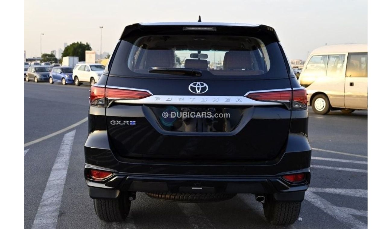 تويوتا فورتونر GXR+ 2.7L Petrol 4WD Automatic