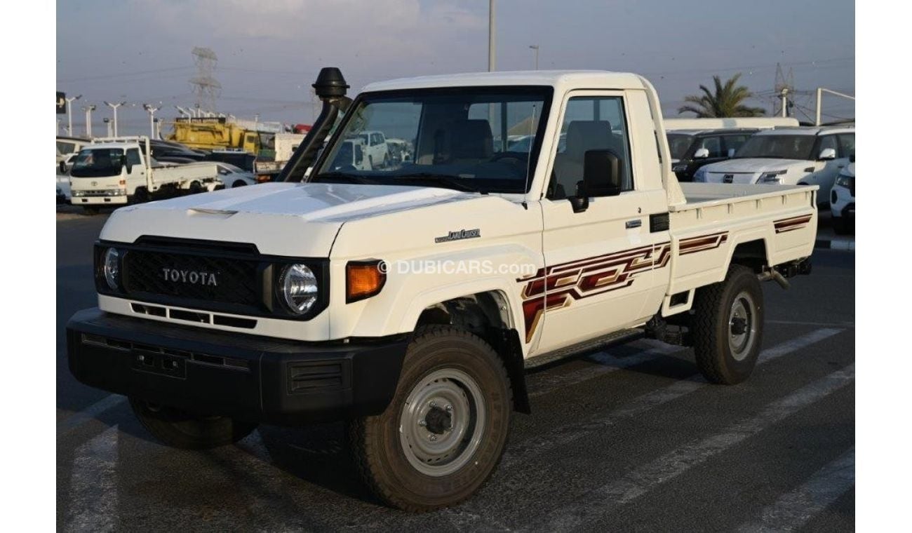 Toyota Land Cruiser Pick Up 2024 TOYOTA LAND CRUISER 79 SINGLE CAB PICKUP V6 4.2L DIESEL 4WD MANUAL TRANSMISSION