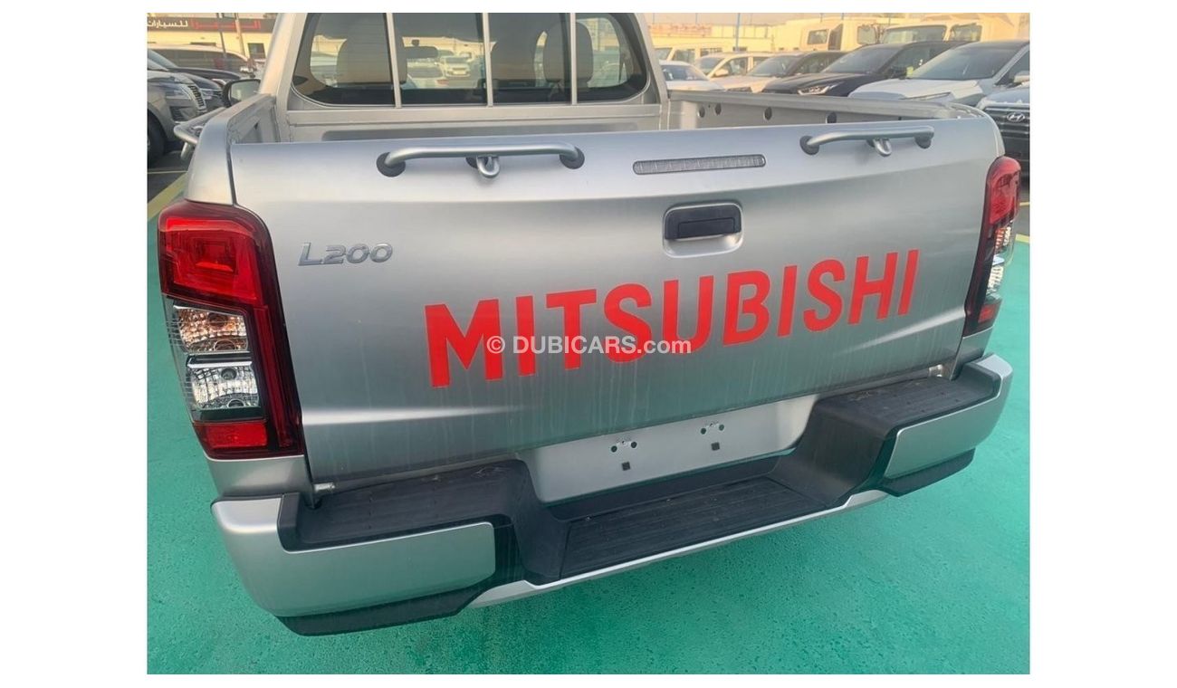 Mitsubishi L200 2023 Mitsubishi L200 4X2 Diesel Manual Zero KM