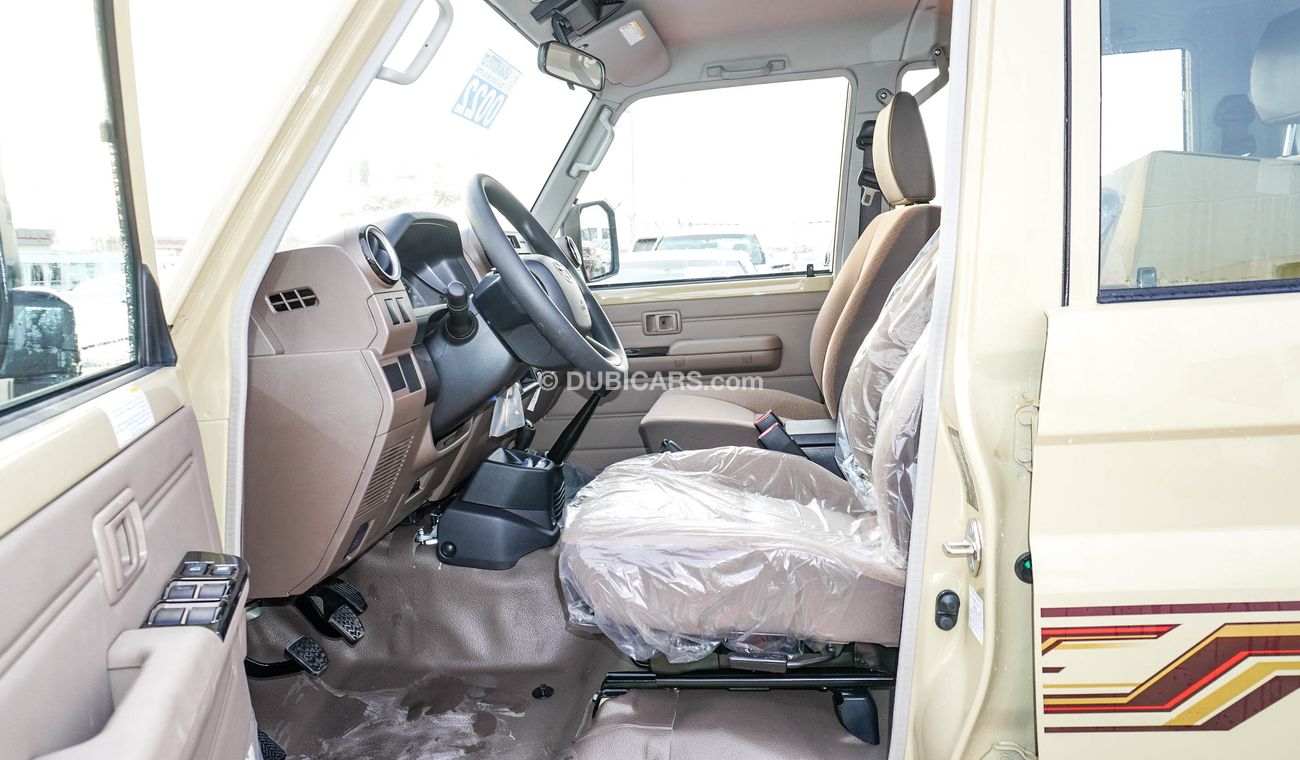 Toyota Land Cruiser Pick Up 4.0L V6 Double Cabin M/T