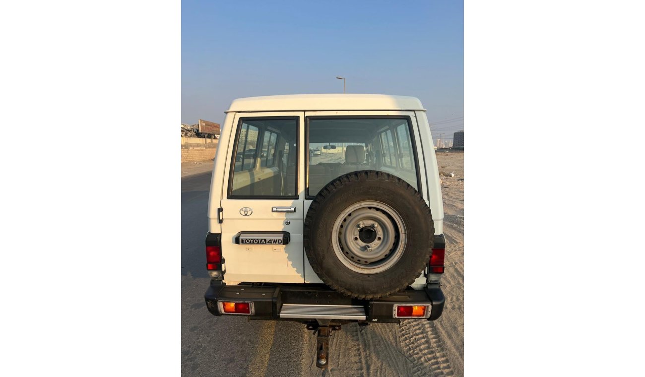 Toyota Land Cruiser Hard Top