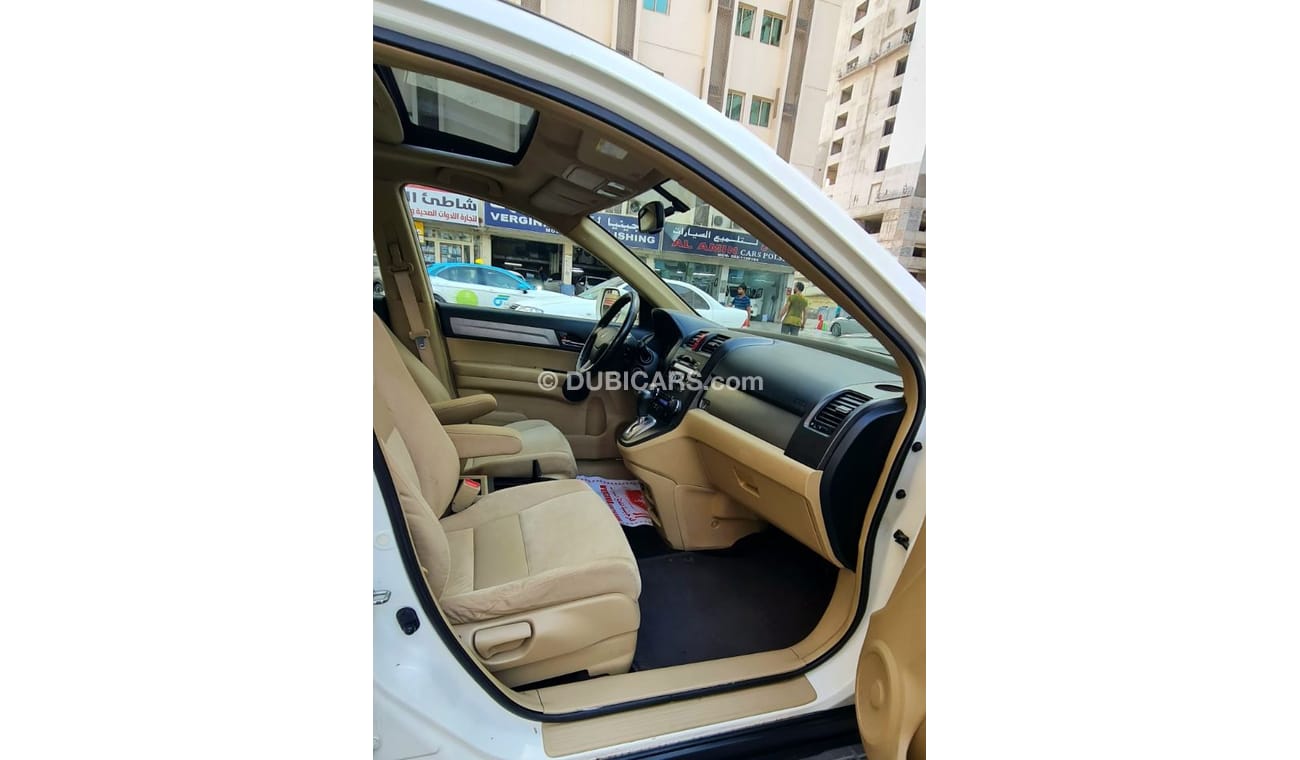 Honda CR-V HONDA CRV GCC 2011 WITH SUNROOF