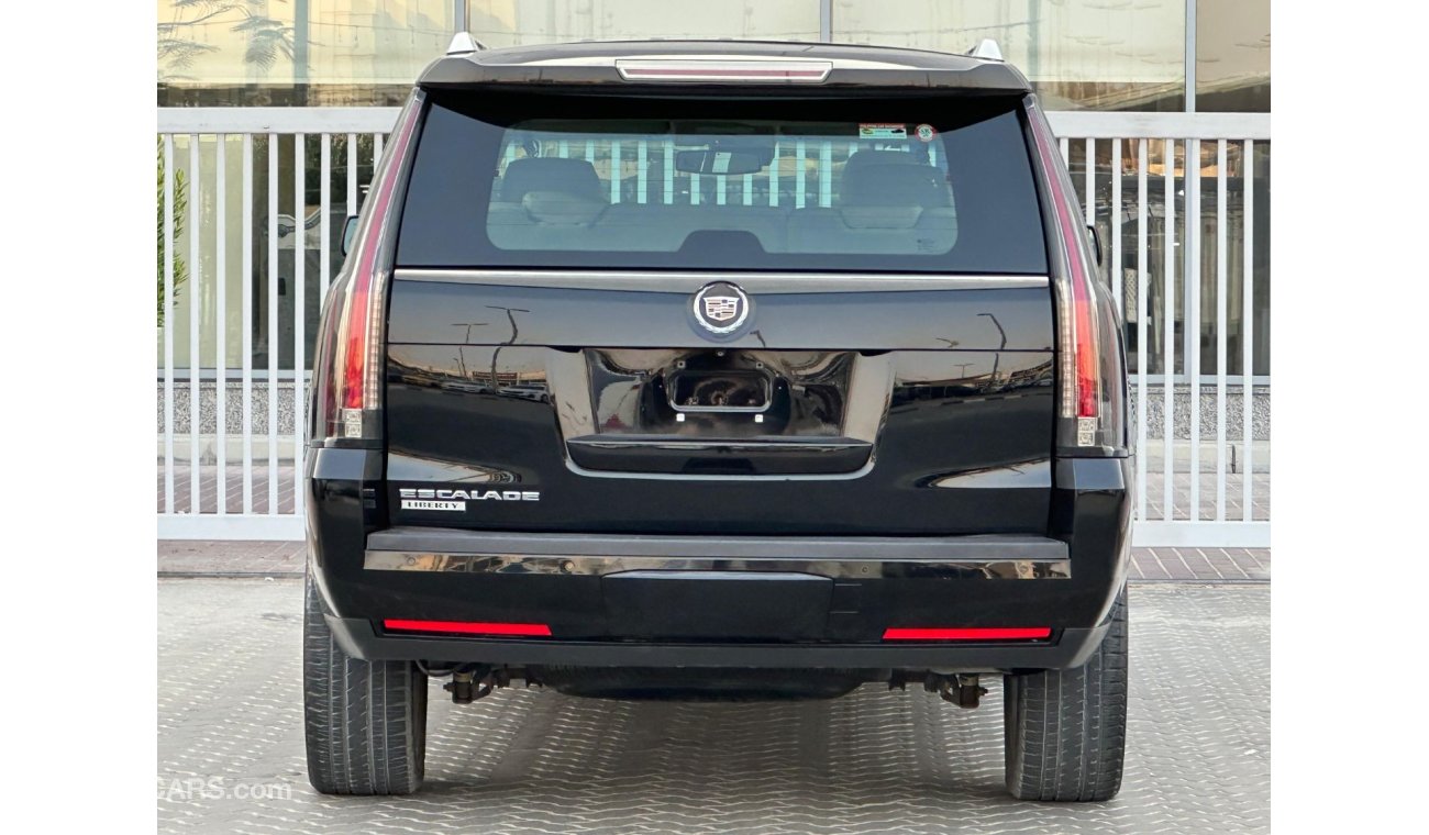 Cadillac Escalade ESCALADE ESV PLATINUM 2015 GCC FULL OPITION // PERFECT CONDITION