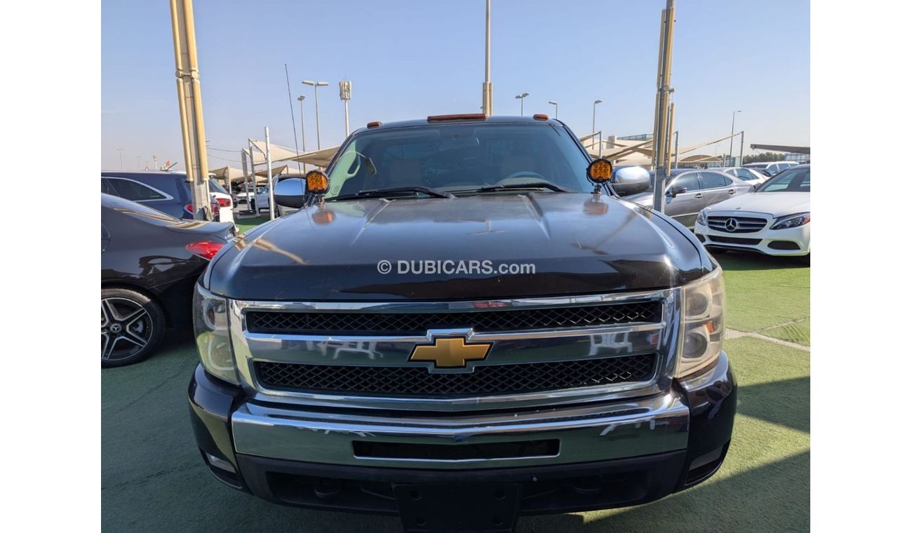 شيفروليه سيلفارادو Chevrolet Silverado 2013 GCC V8 engine 4.8 clean car no any work required just buy and drive availab