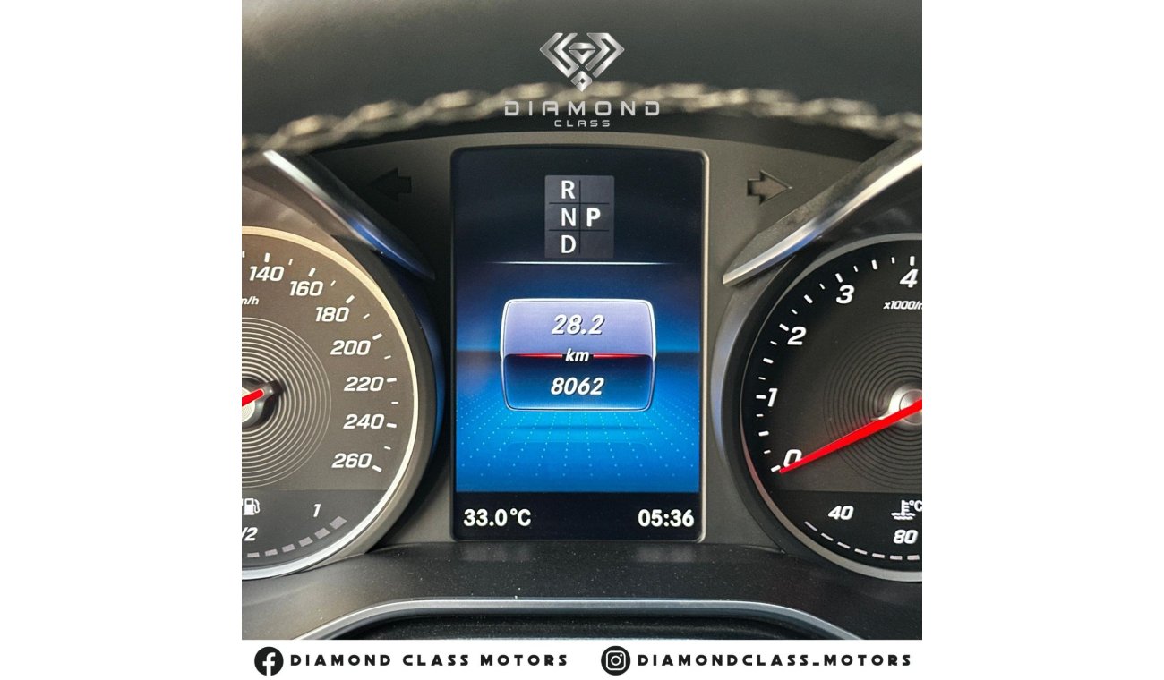 مرسيدس بنز V 250 Mercedes V250  Limited Edition  8,000 KM only Under Warranty Full Service History