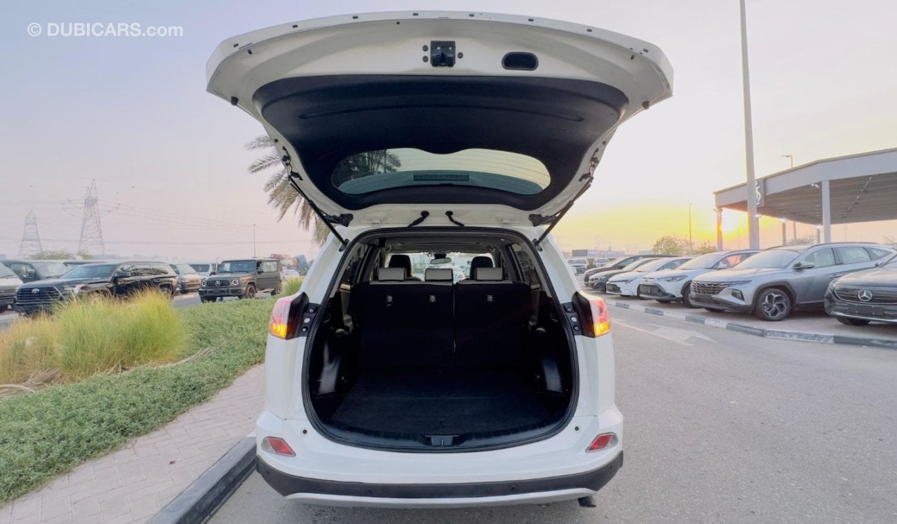 Toyota RAV4 PREMIUM WHITE LEATHER SEATS | 2.0L PETROL ENGINE | SUNROOF | REAR VIEW CAMERA