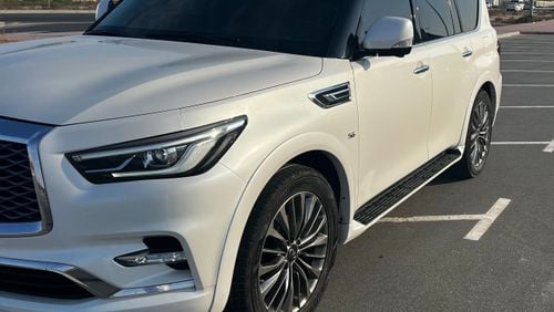 Infiniti QX80 Limited 5.6L