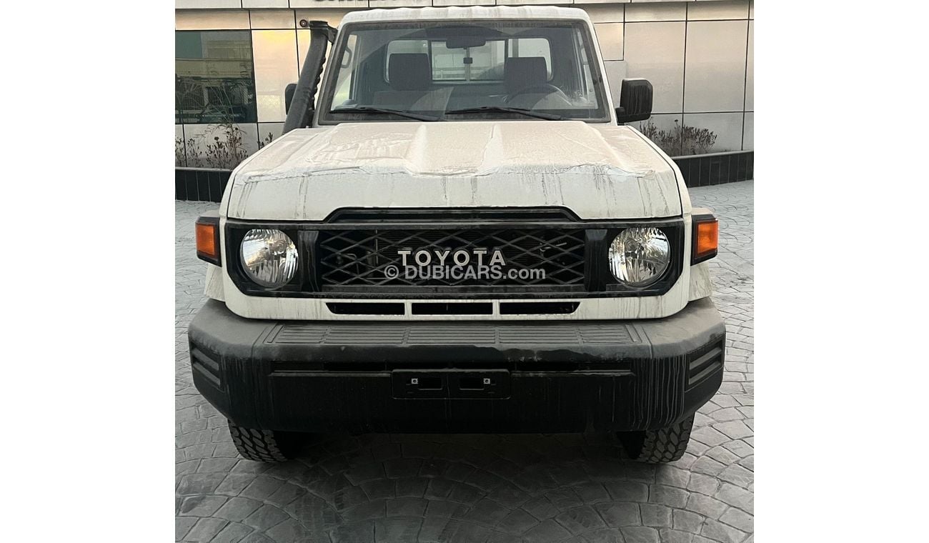 Toyota Land Cruiser Pick Up SINGLE CABIN 2.8L DIESEL A/T