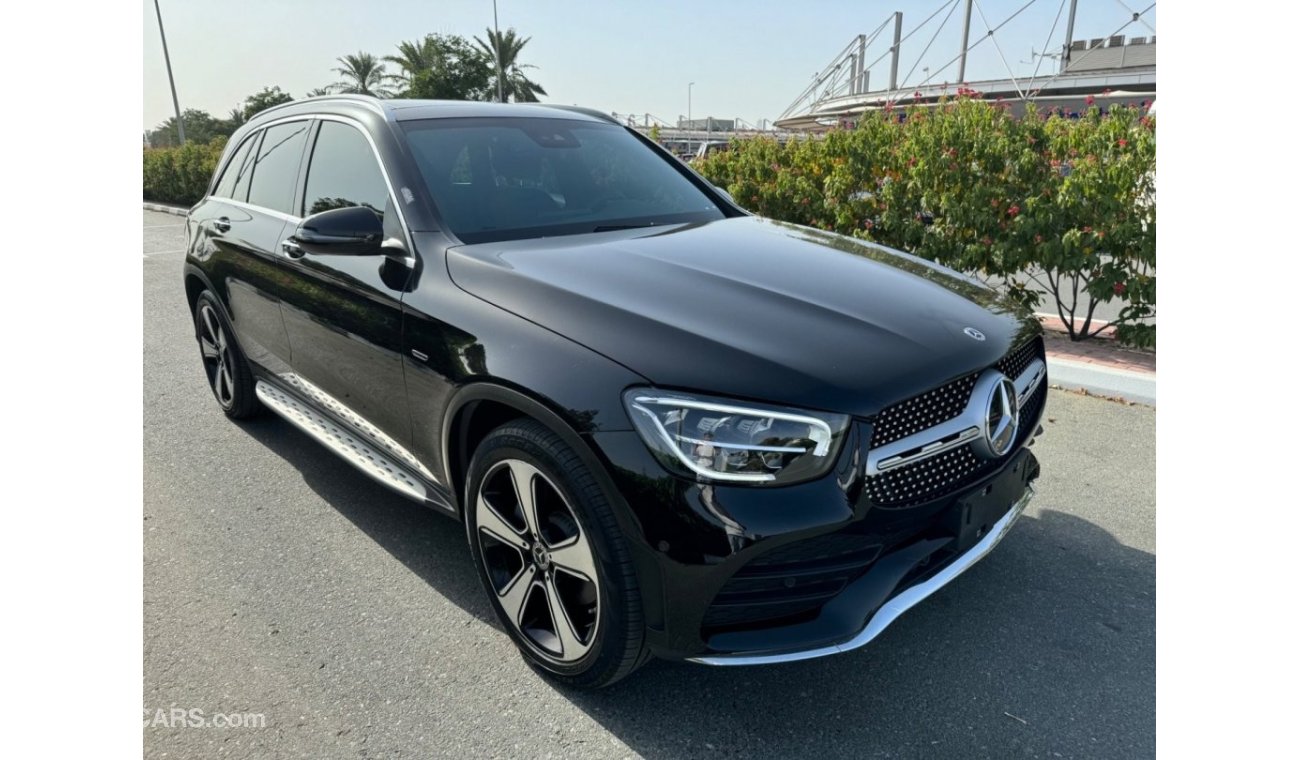 مرسيدس بنز GLC 300 4MATIC