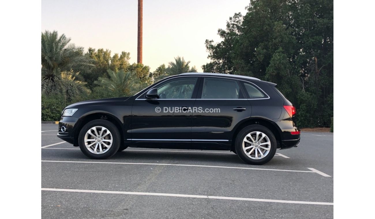 Audi Q5 40 TFSI S-Line MODEL 2015 GCC CAR PER  CONDITION INSIDE AND OUTSIDE  FULL ELECTRIC CONTROL STEERING 