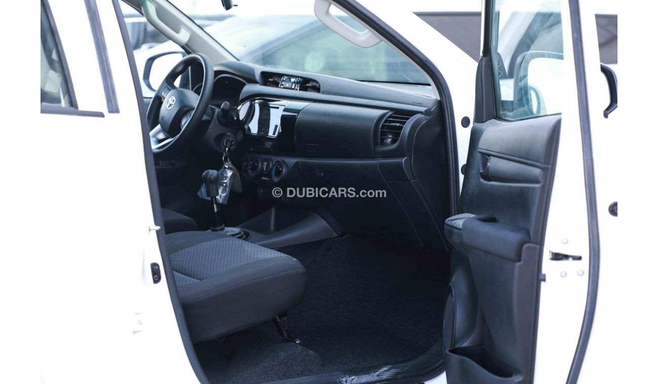 تويوتا هيلوكس 2024 TOYOTA HILUX DLXG 2.4 - SUPER WHITE inside BLACK | Export Only